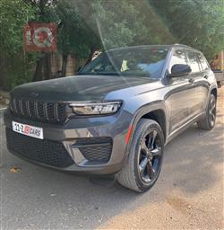 جیپ گراند شیرۆکی